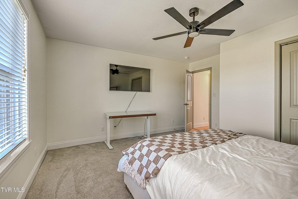 Photo #32: 5562 Meadow Wells Drive