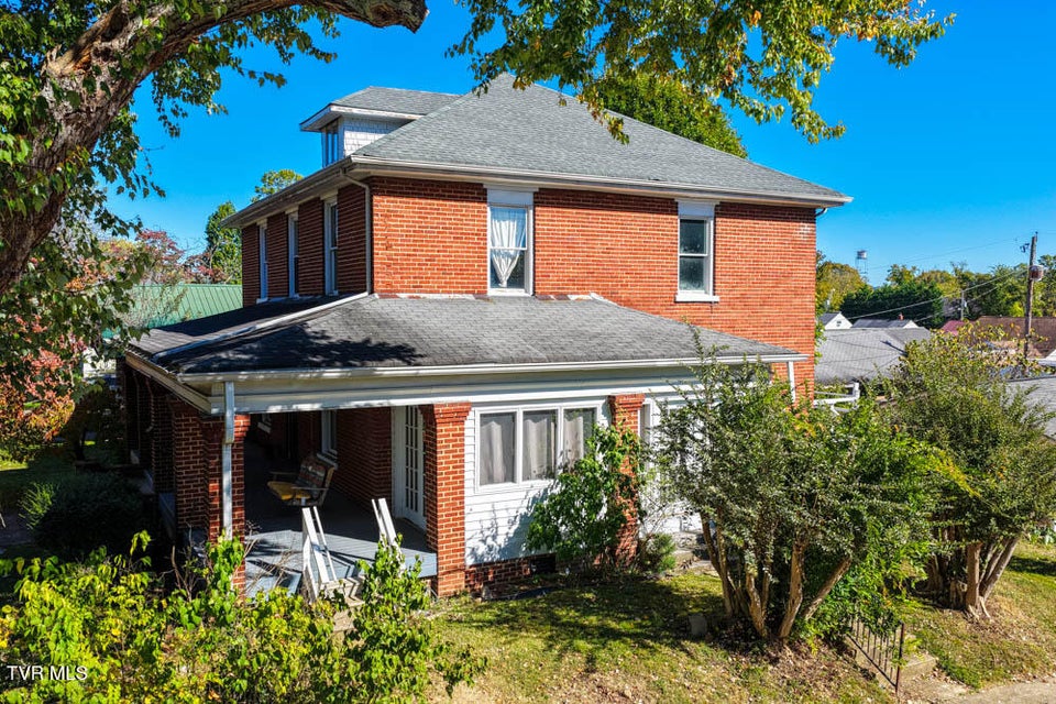 Photo #5: 1221 Sullivan Street