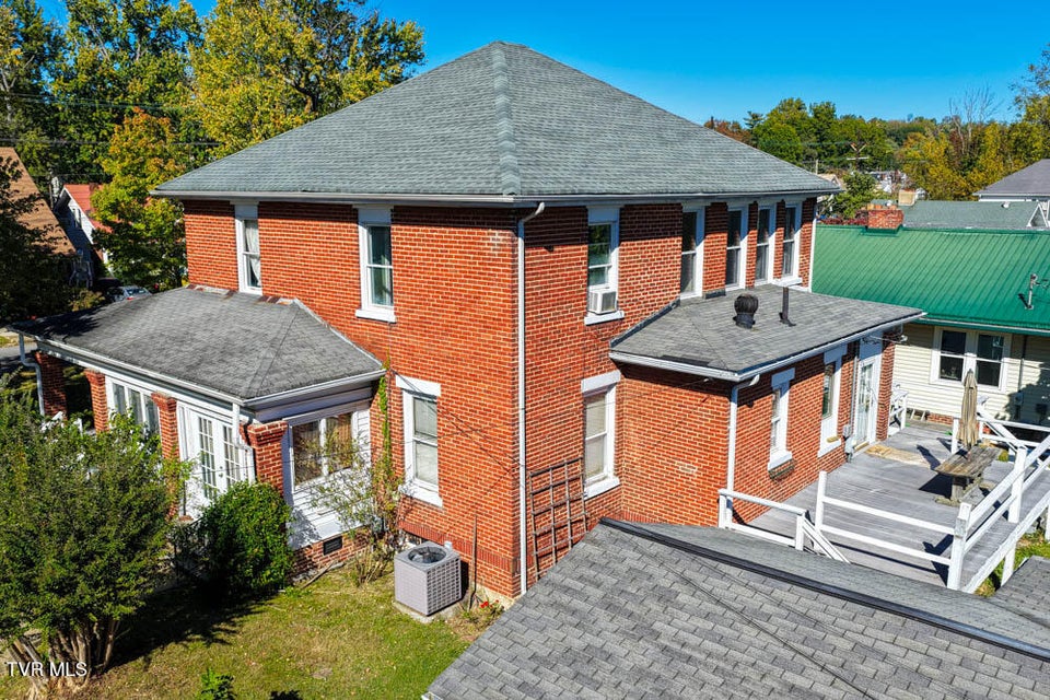 Photo #6: 1221 Sullivan Street