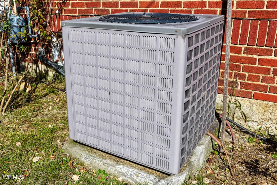 Photo #7: 1221 Sullivan Street