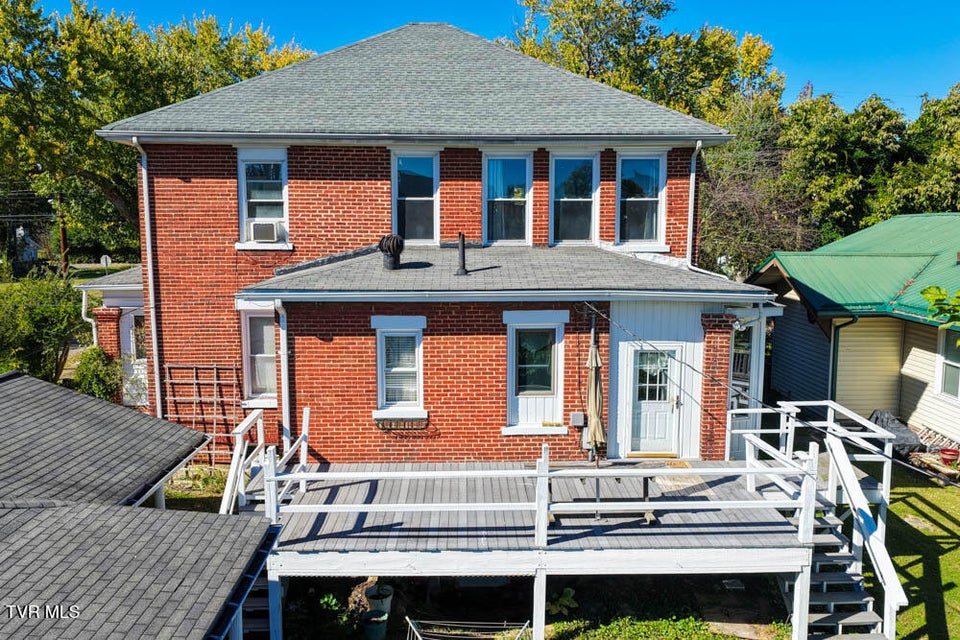 Photo #10: 1221 Sullivan Street