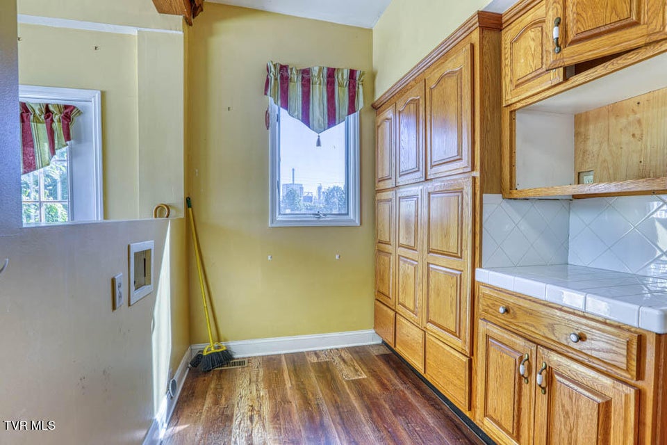 Photo #25: 1221 Sullivan Street