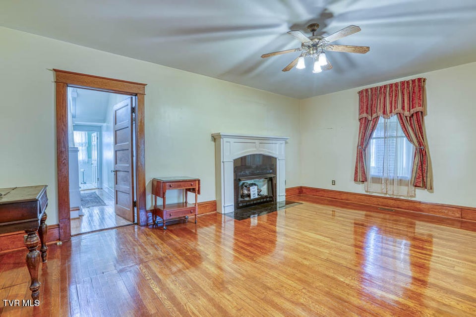 Photo #28: 1221 Sullivan Street