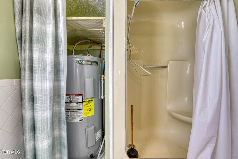 Photo #34: 1221 Sullivan Street