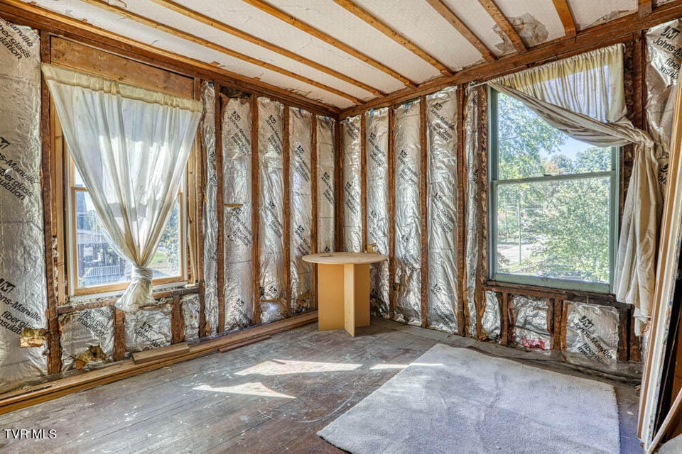 Photo #40: 1221 Sullivan Street