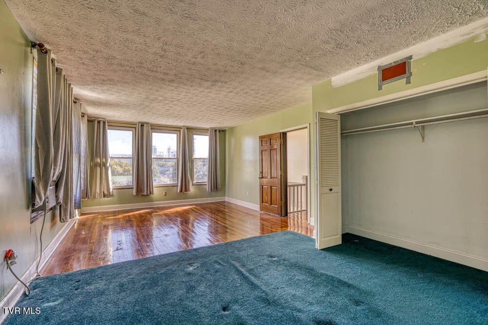 Photo #42: 1221 Sullivan Street