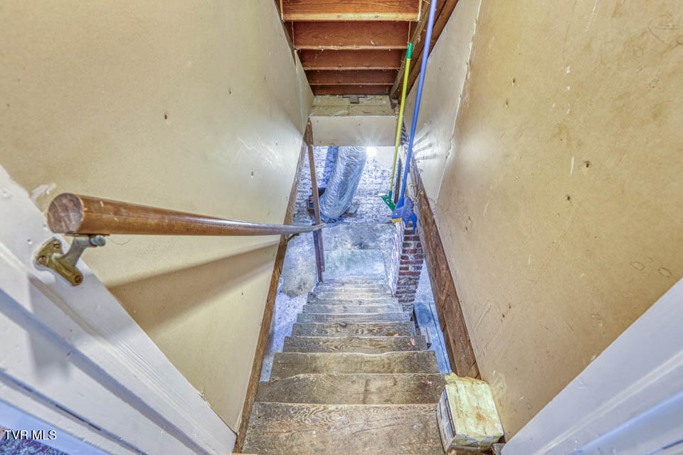 Photo #44: 1221 Sullivan Street