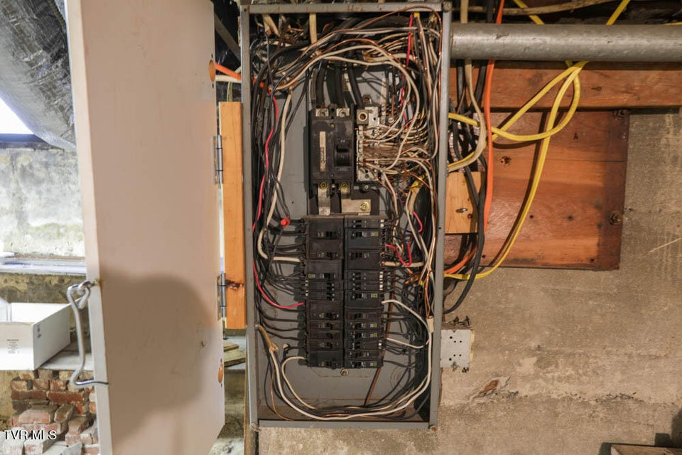 Photo #48: 1221 Sullivan Street