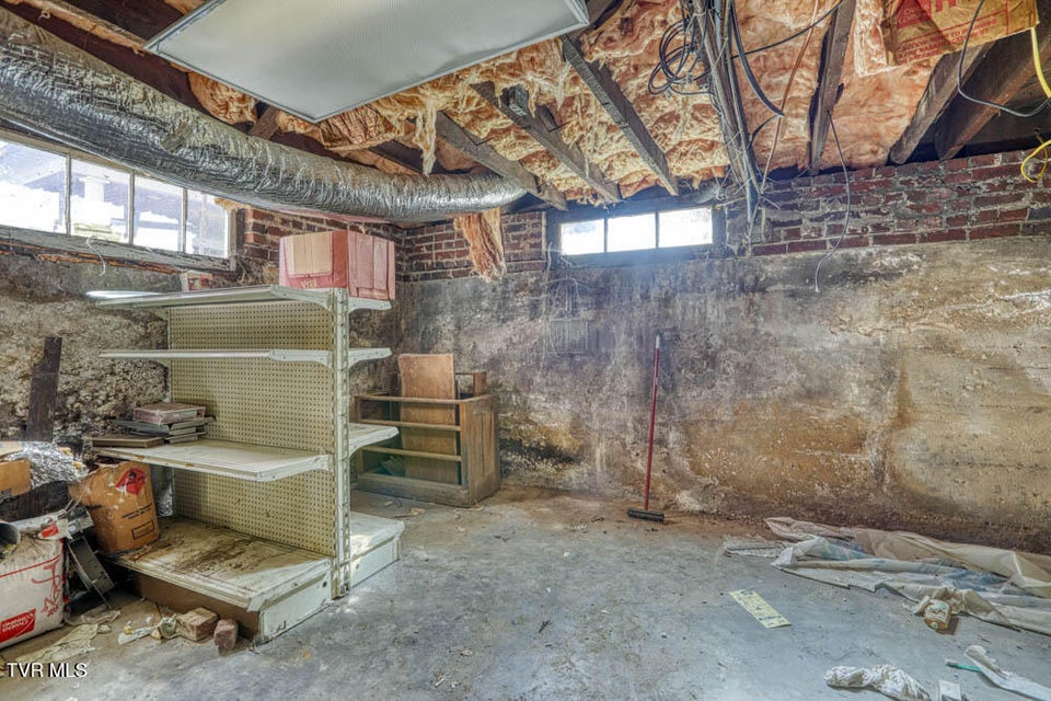 Photo #50: 1221 Sullivan Street