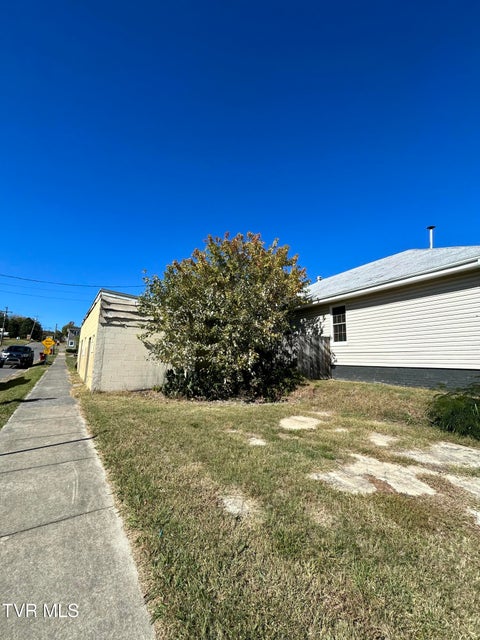 Photo #2: 212 W Chilhowie Ave 