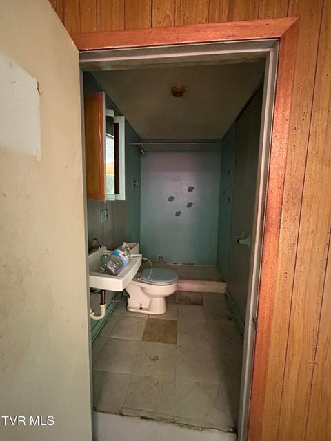 Photo #7: 212 W Chilhowie Ave 