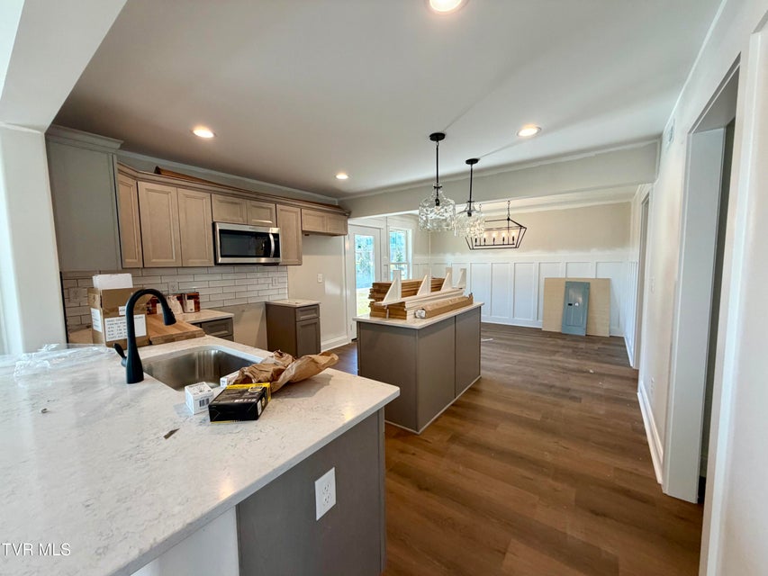 Photo #4: 543 Catalina Court