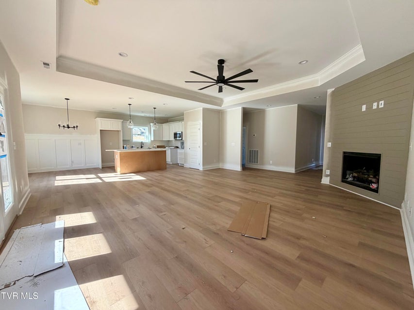 Photo #4: 547 Catalina Court