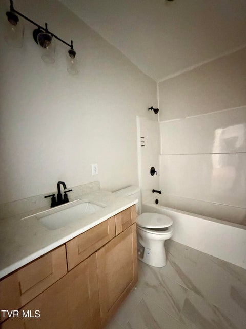 Photo #10: 547 Catalina Court