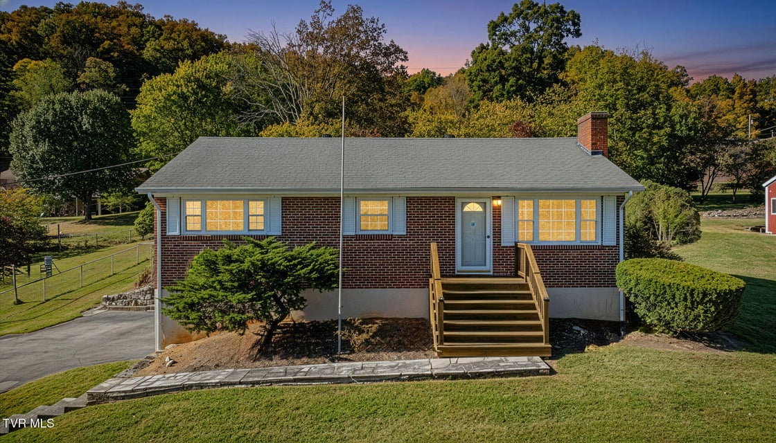 Photo #29: 209 Santa Fe Drive