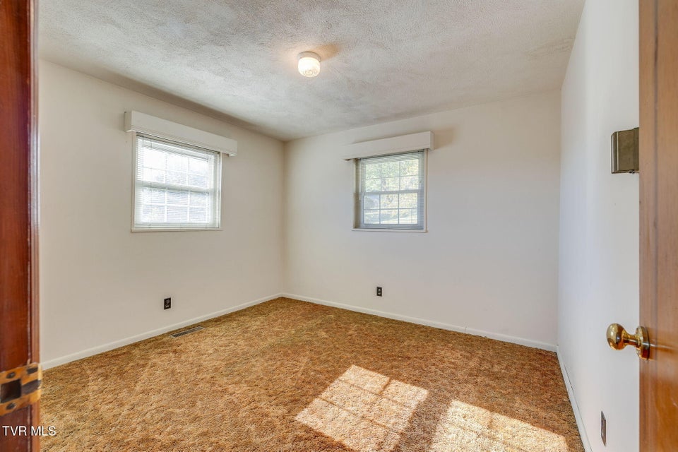 Photo #13: 209 Santa Fe Drive