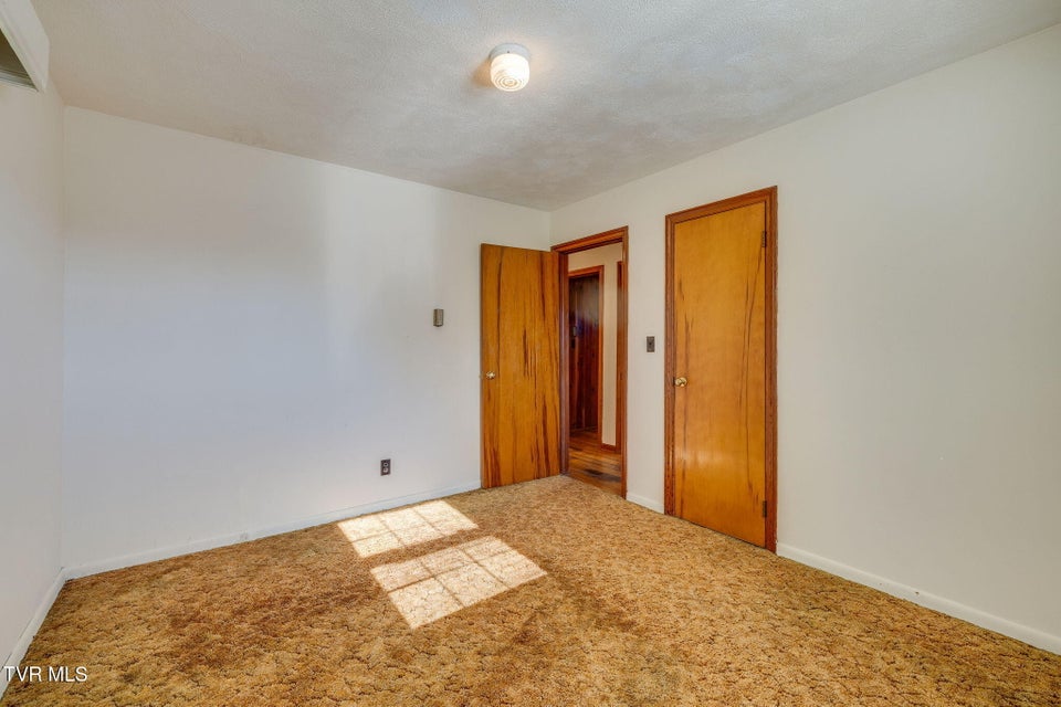 Photo #15: 209 Santa Fe Drive