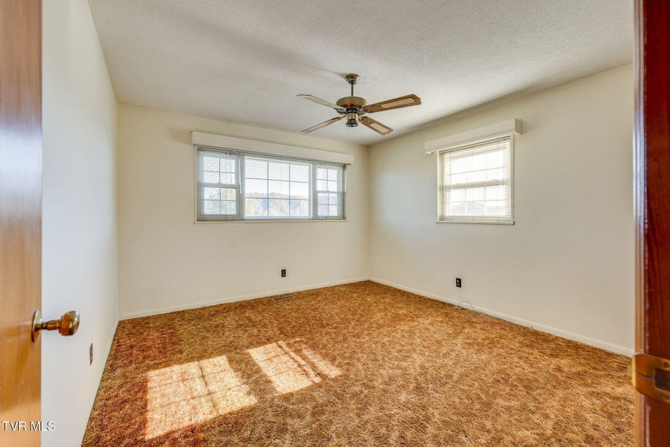 Photo #17: 209 Santa Fe Drive