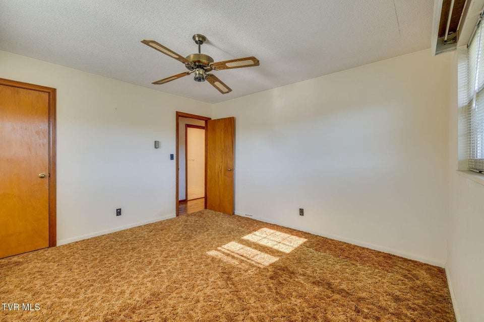 Photo #19: 209 Santa Fe Drive