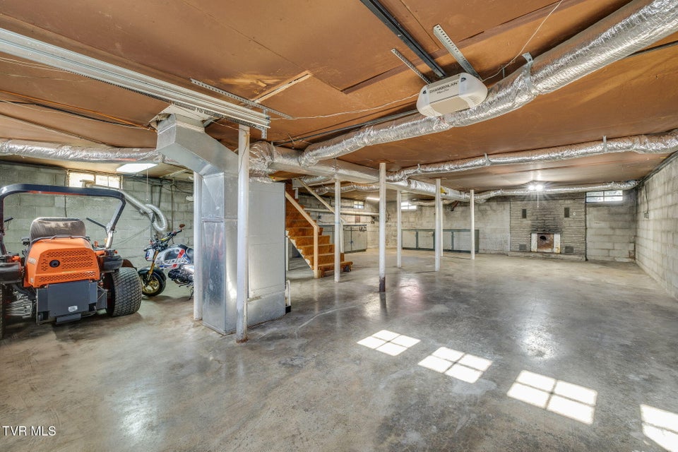 Photo #23: 209 Santa Fe Drive