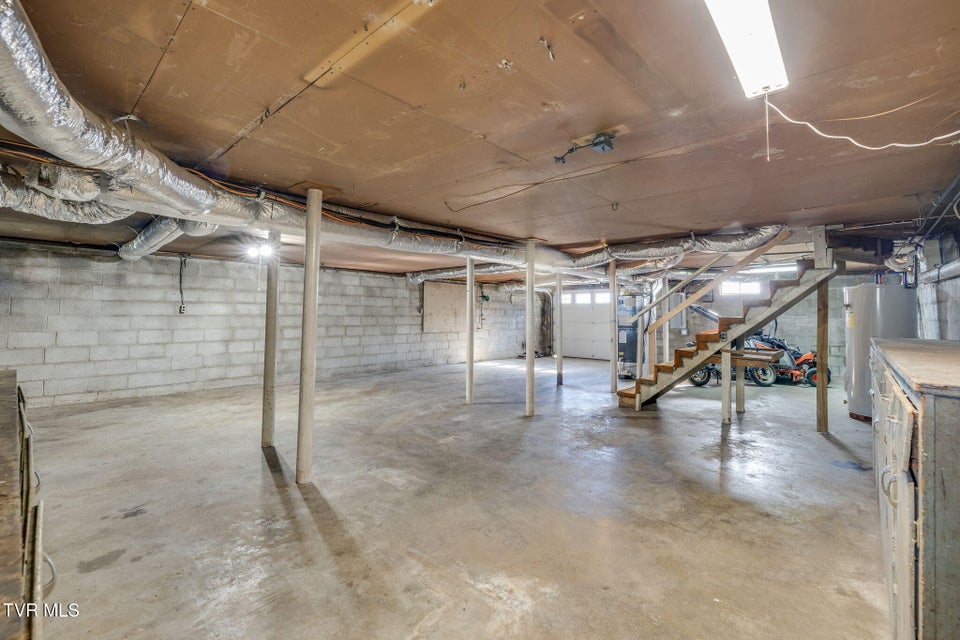 Photo #25: 209 Santa Fe Drive