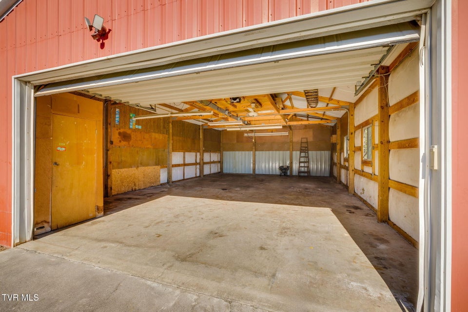 Photo #4: 209 Santa Fe Drive