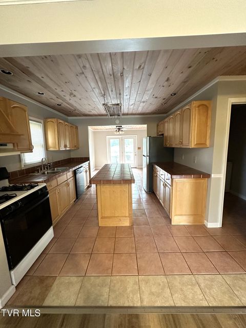 Photo #17: 1213 Glynridge Street