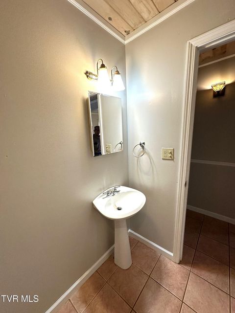 Photo #19: 1213 Glynridge Street