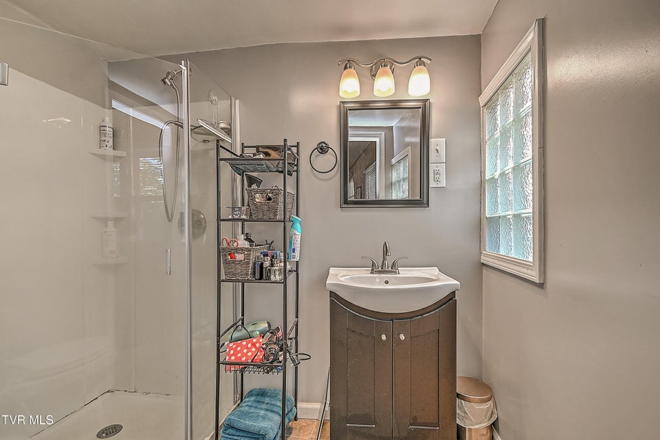 Photo #33: 1117 Old Jonesboro Road