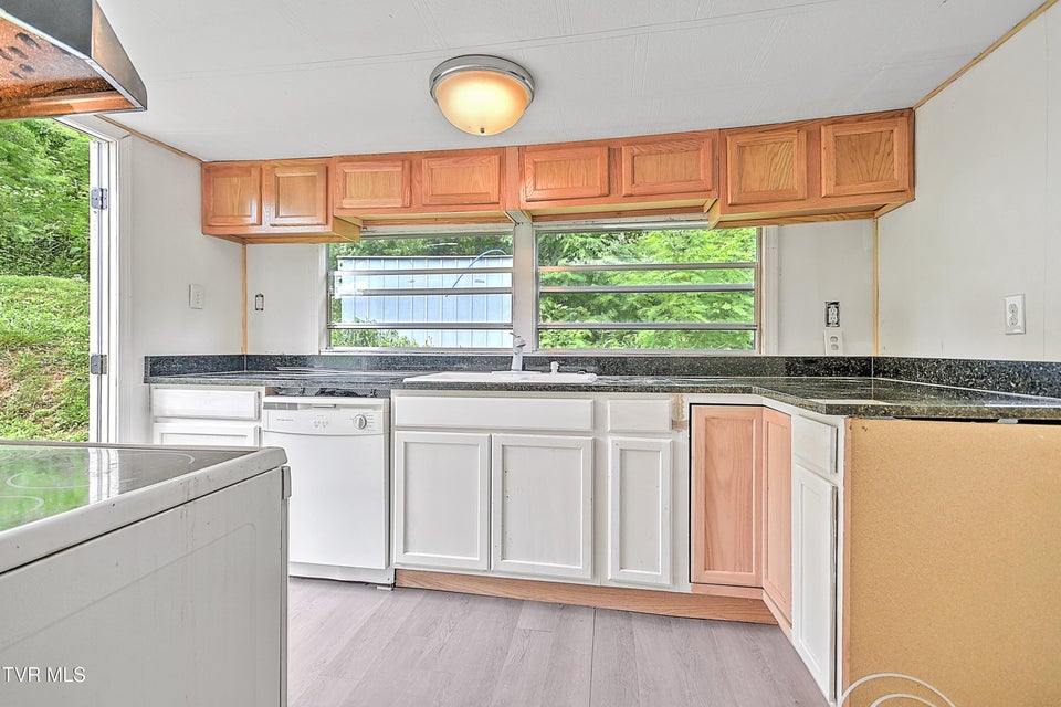 Photo #32: 275 Church Street