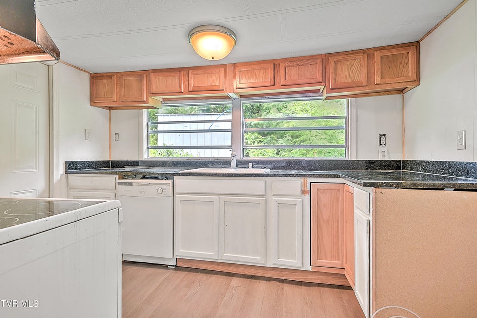 Photo #33: 275 Church Street