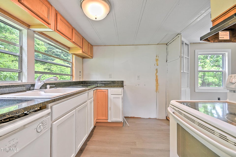 Photo #35: 275 Church Street