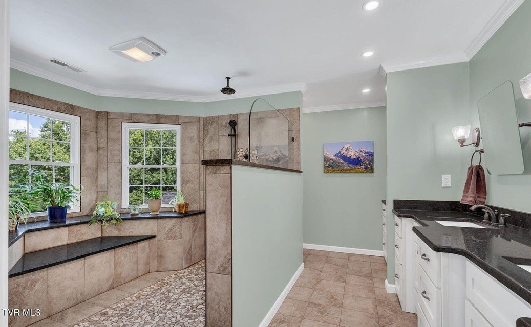 Photo #22: 245 Park Ridge Court