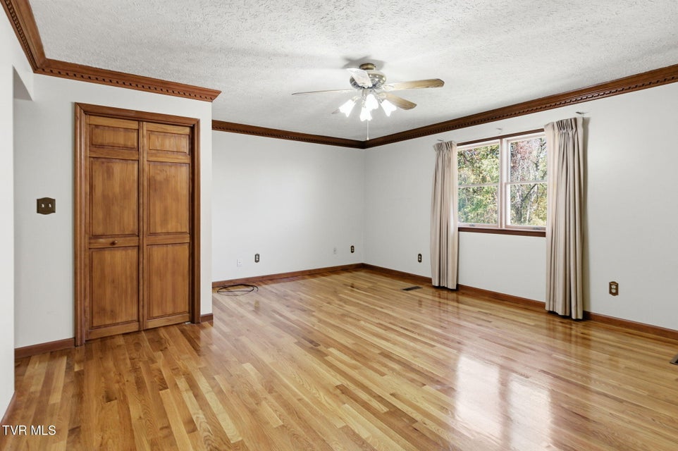 Photo #28: 22500 Young Drive