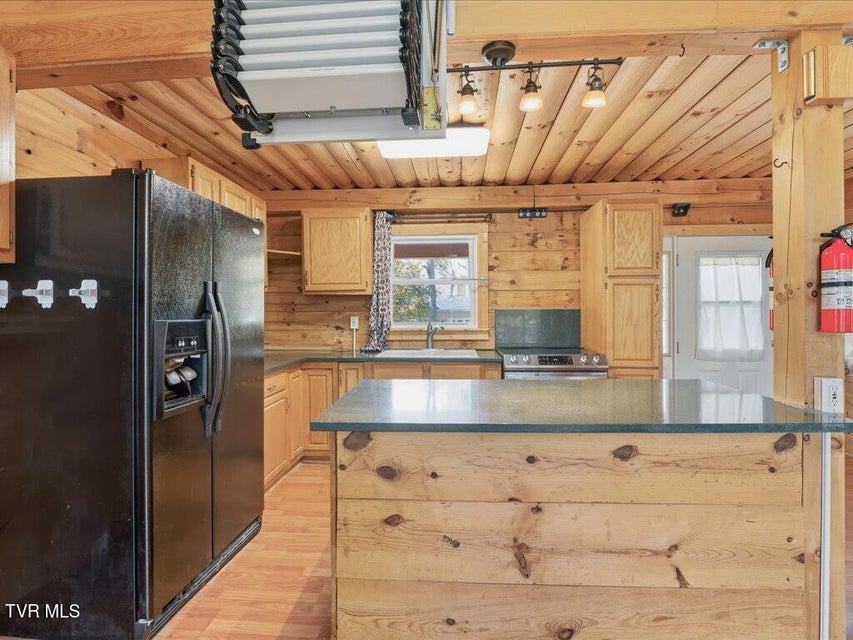 Photo #10: 1721 Taskigi Court