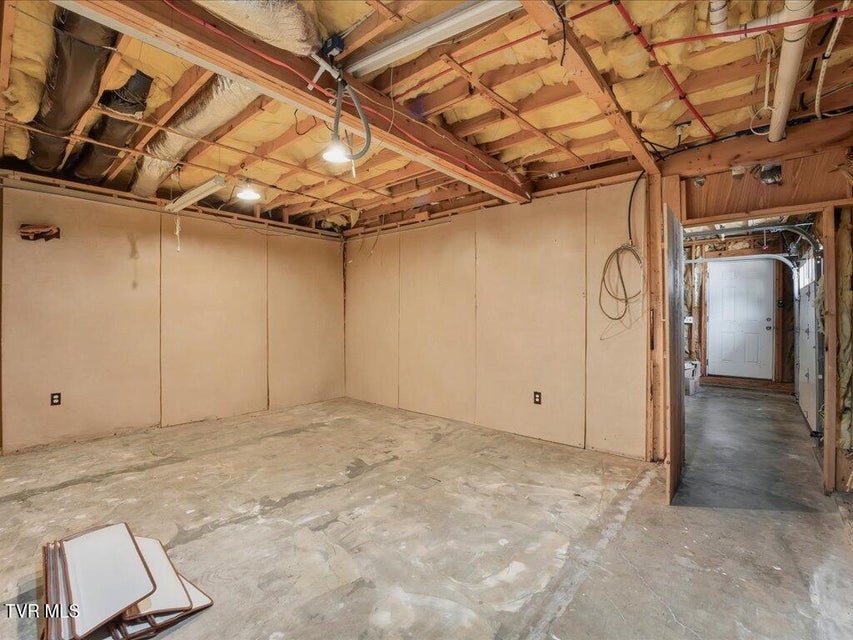 Photo #35: 1721 Taskigi Court