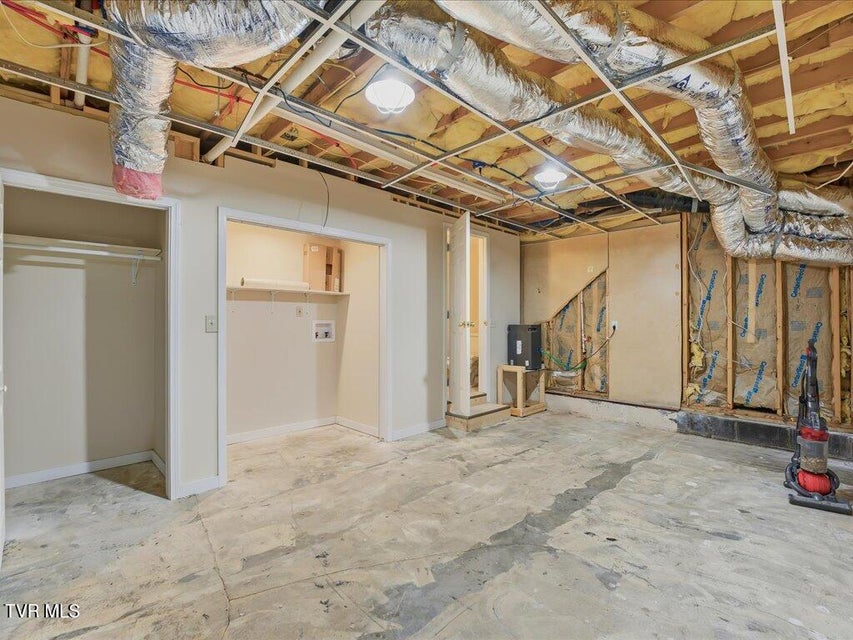 Photo #37: 1721 Taskigi Court