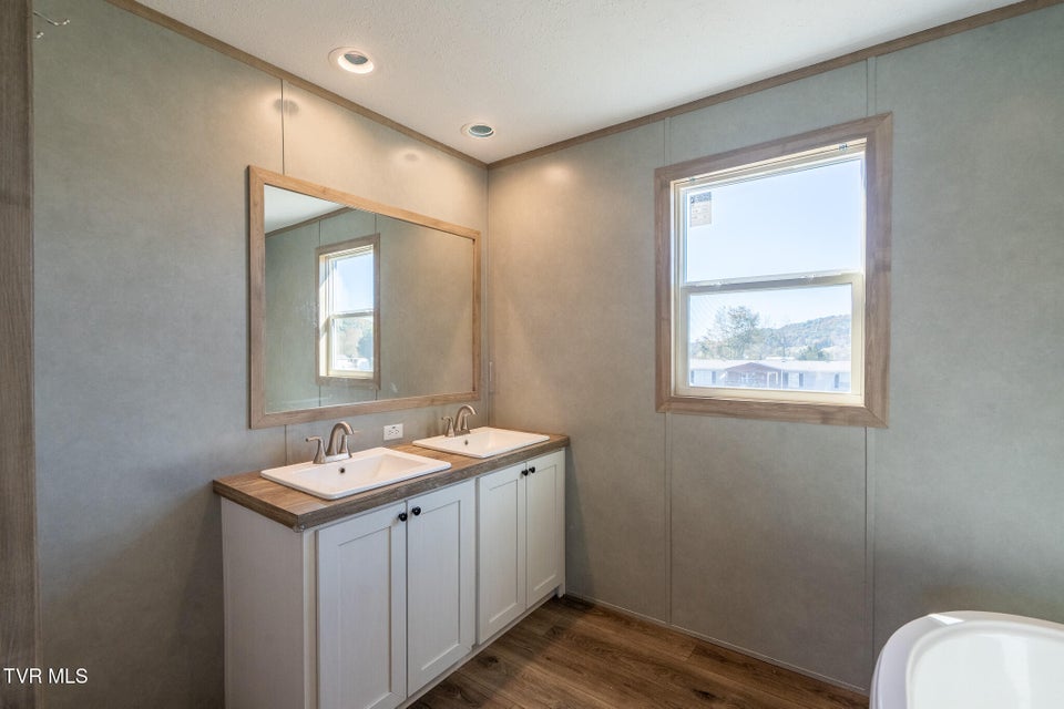 Photo #12: 395 Ebenezer Loop