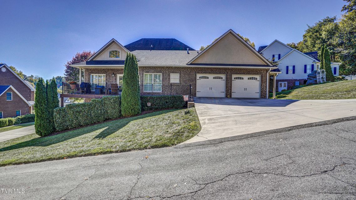 Photo #6: 4 Periwinkle Court