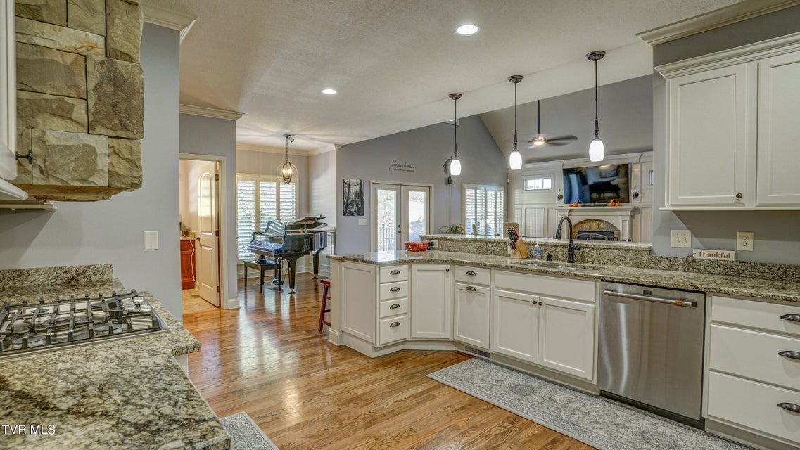 Photo #44: 4 Periwinkle Court