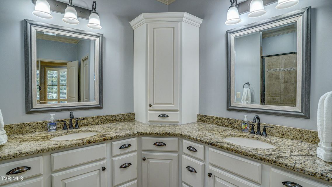 Photo #54: 4 Periwinkle Court