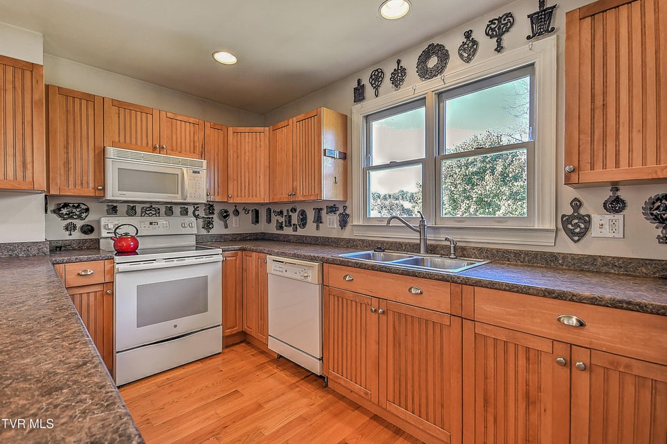 Photo #32: 3389 Highway 126 