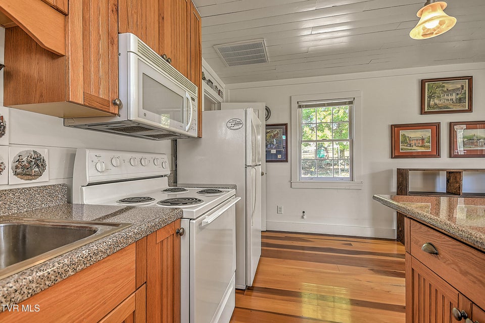 Photo #78: 3389 Highway 126 