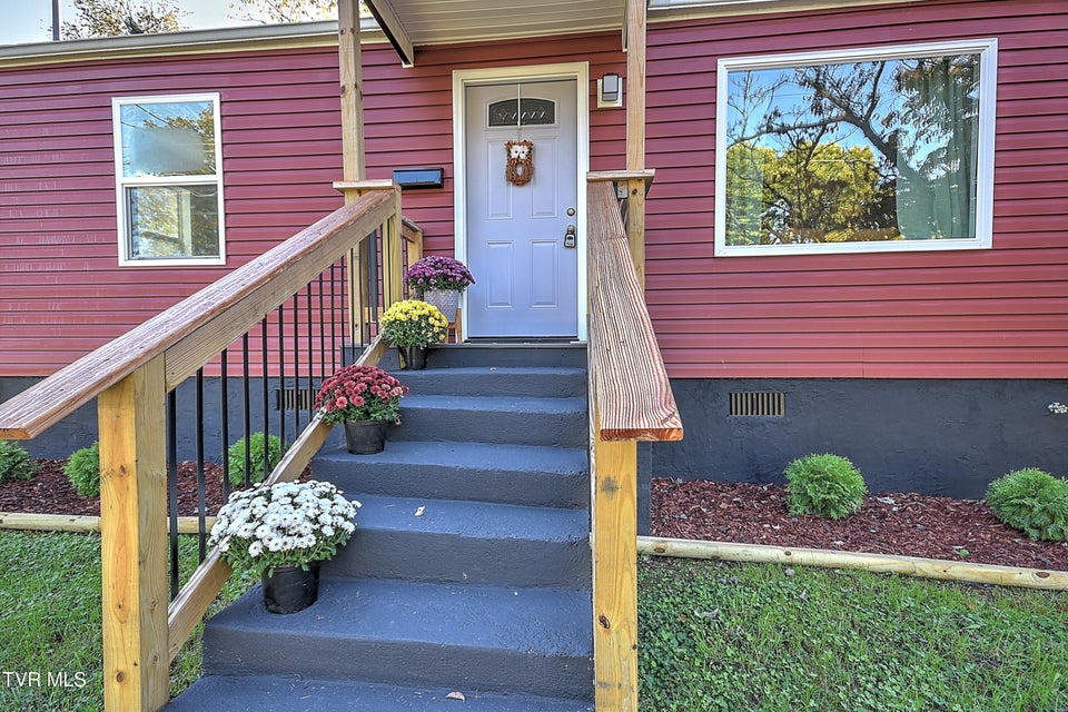 Photo #3: 2228 Bay Street