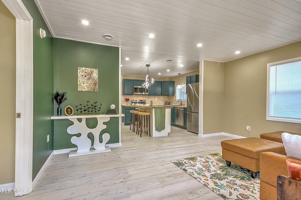 Photo #5: 2228 Bay Street