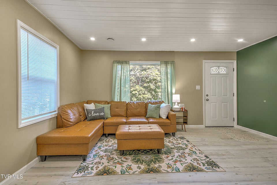 Photo #7: 2228 Bay Street