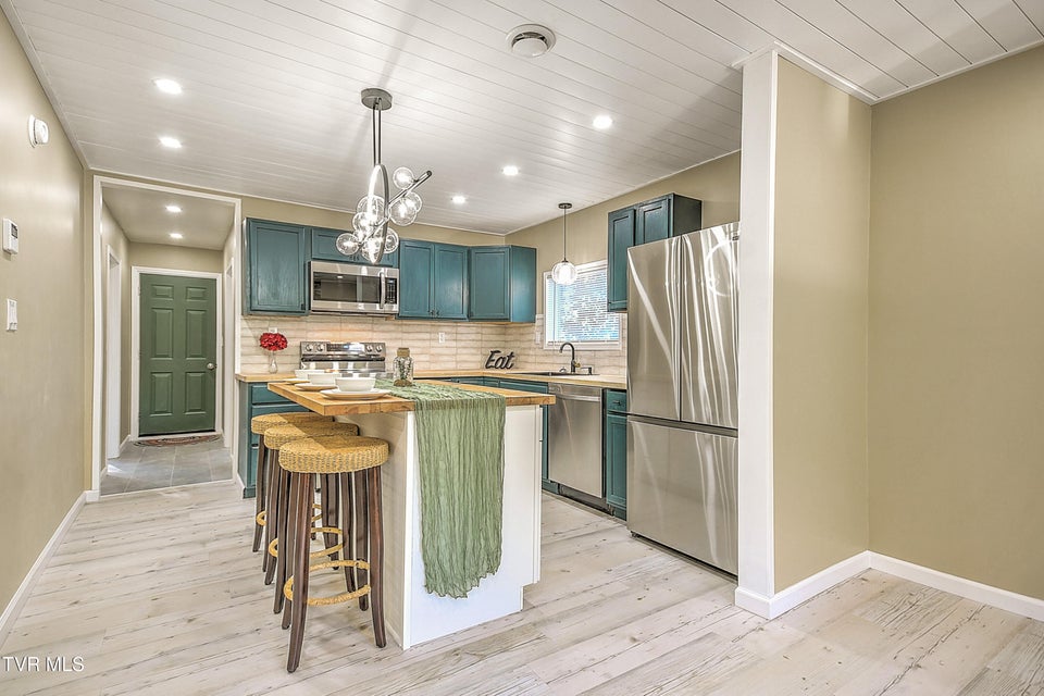 Photo #9: 2228 Bay Street