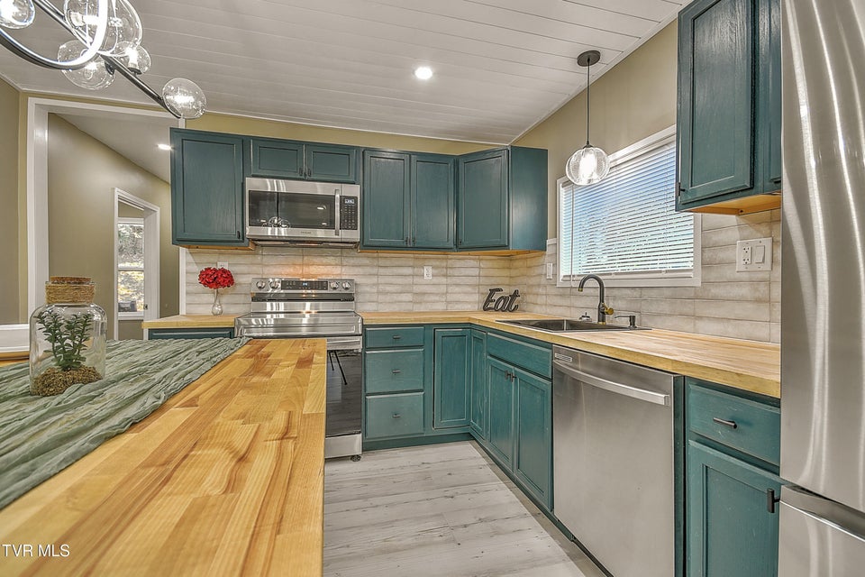 Photo #16: 2228 Bay Street