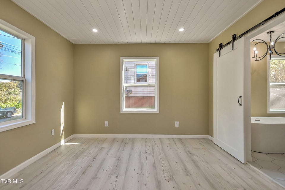 Photo #17: 2228 Bay Street