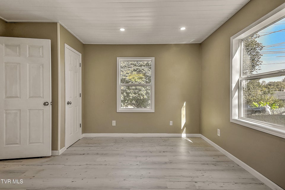 Photo #19: 2228 Bay Street